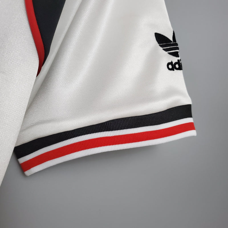 MANCHESTER UNITED II 1985 HOMBRE (RETRO) - TIENDA DEL JUGADOR