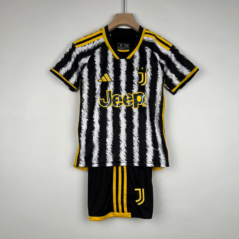 JUVENTUS I 23/24 CONJUNTO INFANTIL - TIENDA DEL JUGADOR