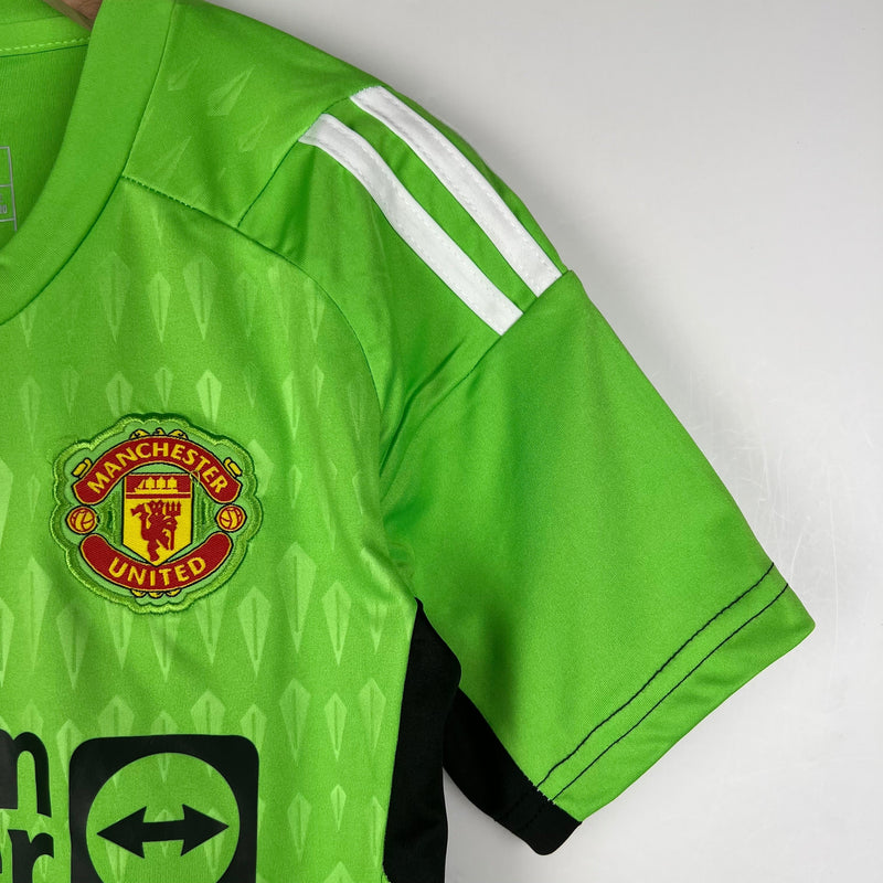 MANCHESTER UNITED GOLEIRO I 23/24 CONJUNTO INFANTIL - TIENDA DEL JUGADOR